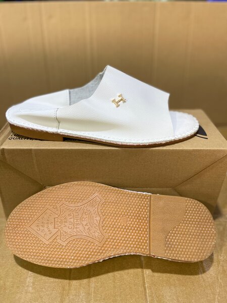 Sandales en cuir blanc chic