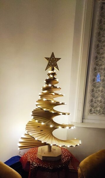 Sapin de Noël en bois moderne