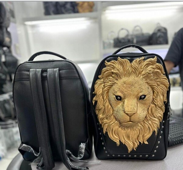 Sac à dos lion design élégant