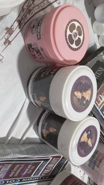 Teinture colorante pour cheveu