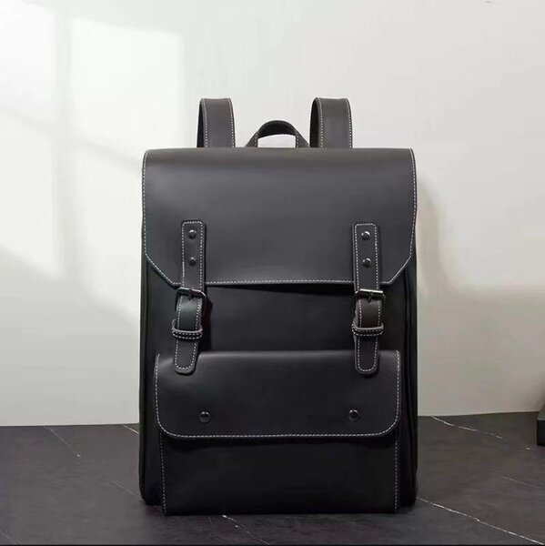 Sac à dos en cuir élégant