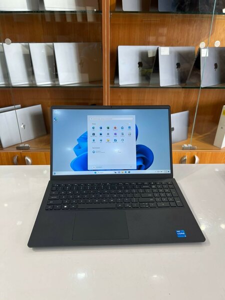 Dell vostro 15 3520 (12th gen)