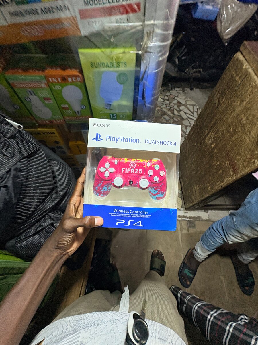 Manette ps4  FIFA 25