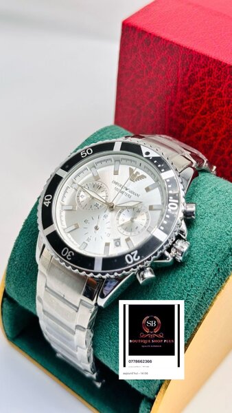 Montre emporio armani authentique avec sa boîte