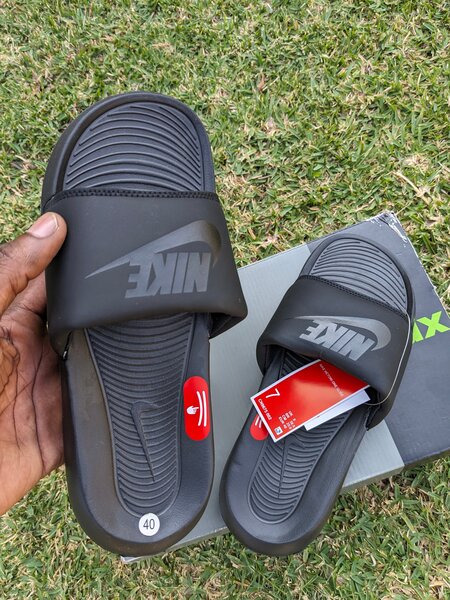 ADIDAS,NIKE SLIPPERS