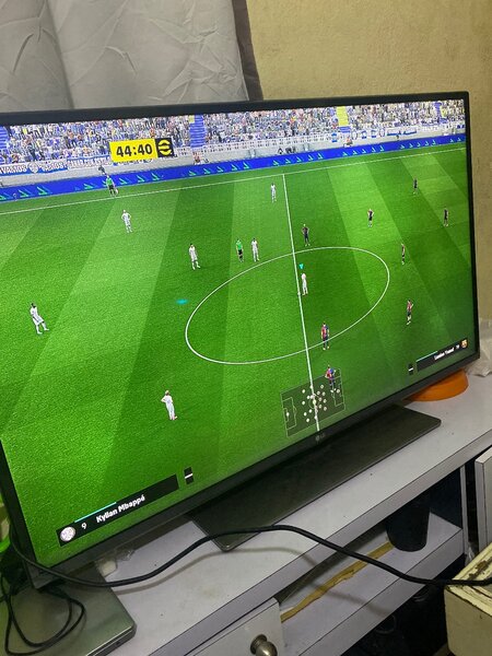 Téléviseur LG HD 45 pouces