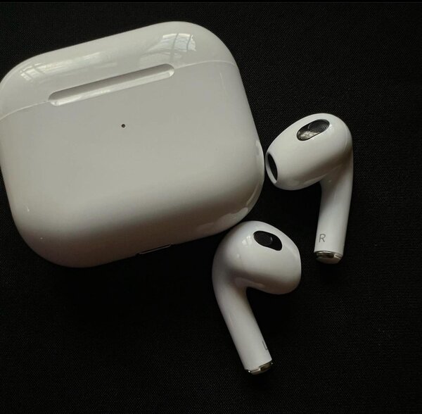 Apple AirPods 3rd Generation with MagSafe charging