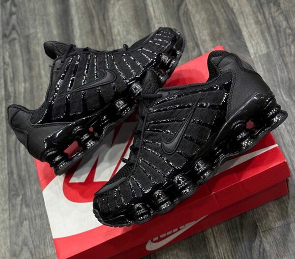Chaussures Nike Air Max TN noir