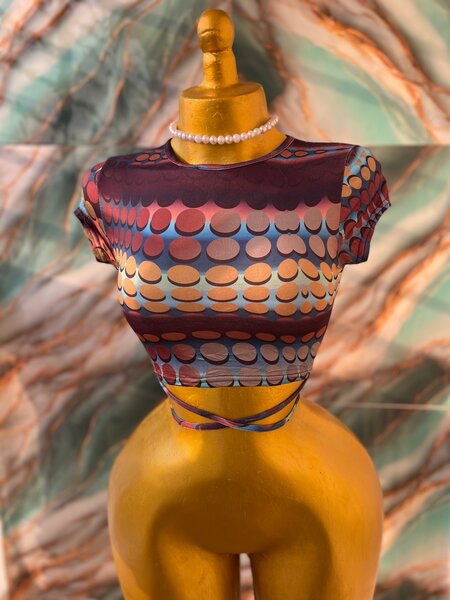 Crop top à motifs colorés pour femme