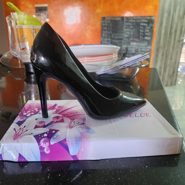 Escarpins en cuir noir élégants