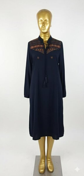 Robe longue brodée bohème