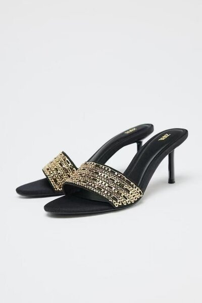 Sandales à talons ornées