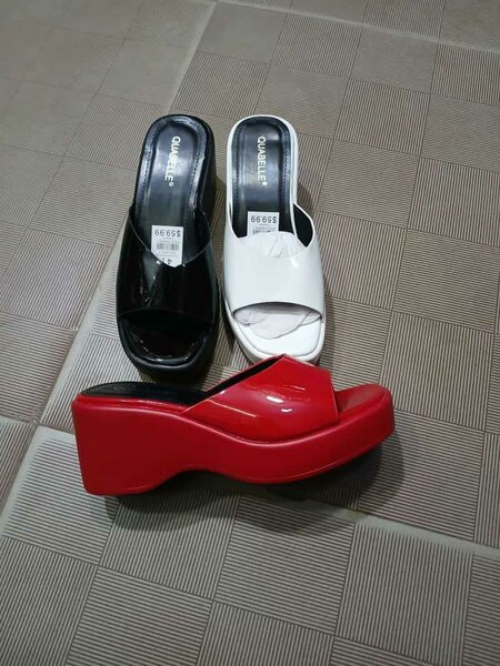 Belle chaussure montante