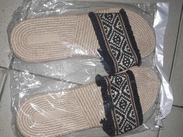 Sandales tissées en corde