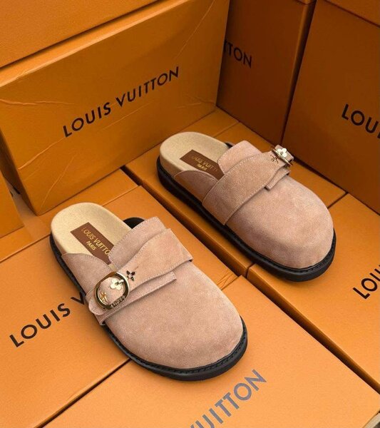 Mules Louis Vuitton en daim beige