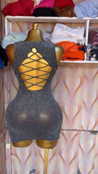 Robe moulante dos croisé