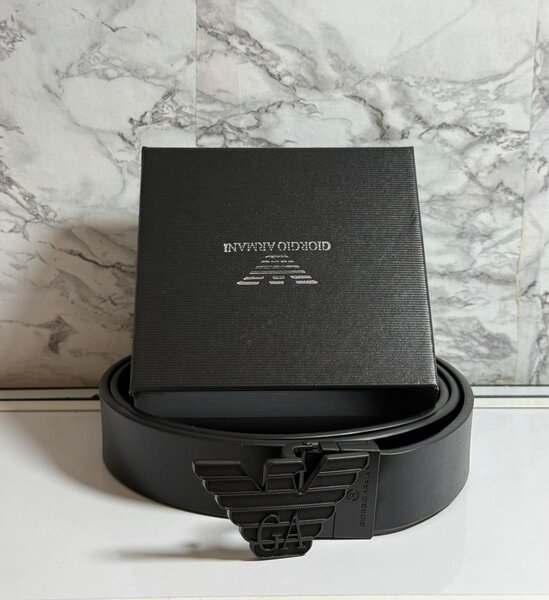 Ceinture en cuir noir élégante