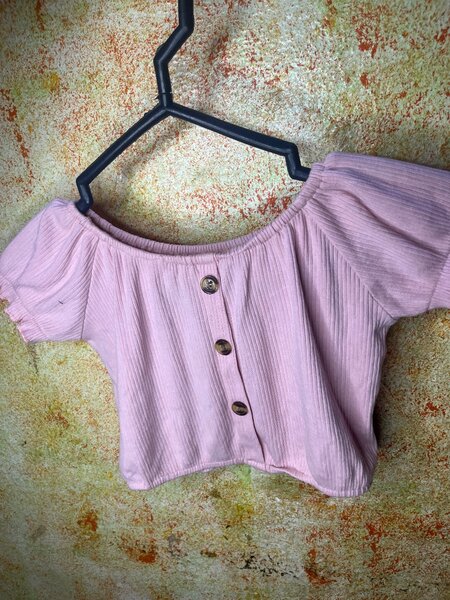 Top court rose à boutons