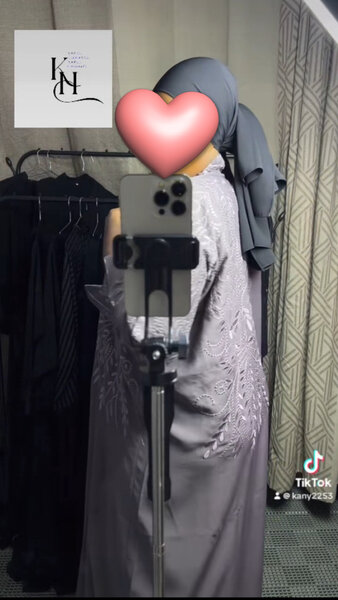 Abaya grise moderne pour femmes