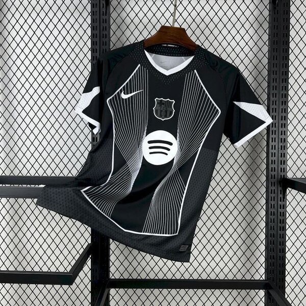 Maillot de football noir élégant