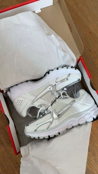 Nike VOMERO 5 Blanche