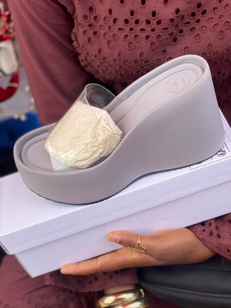 Sandales compensées confortables