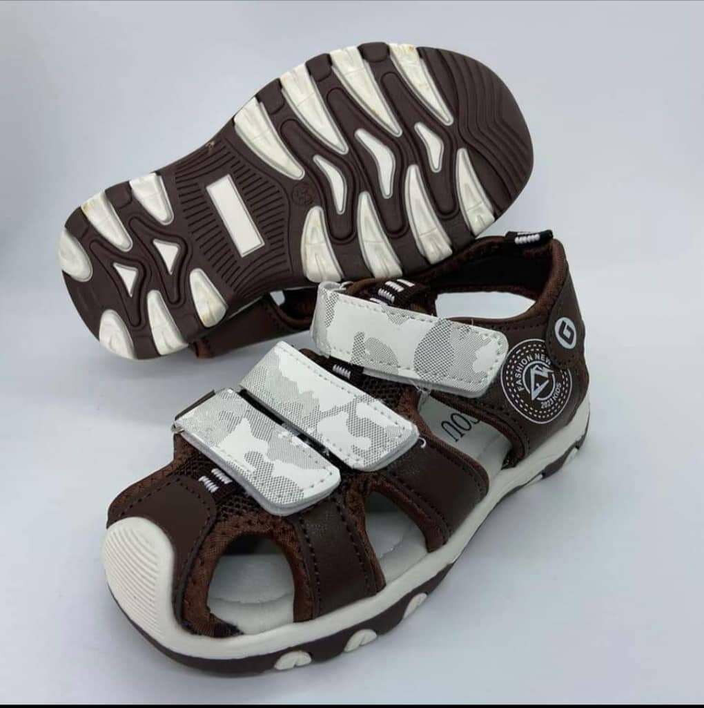 Sandales enfant résistantes