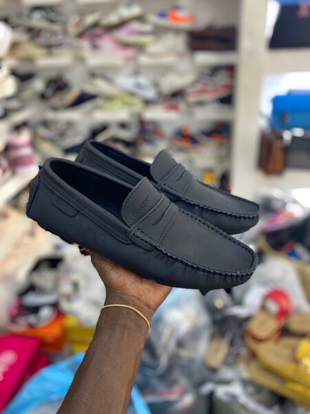 Mocassins en cuir noirs pour hommes