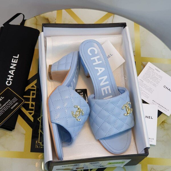 Mules Chanel bleues pour femmes