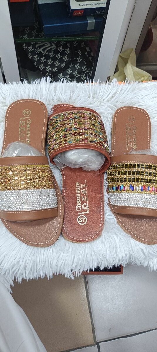 Sandales festivales élégantes