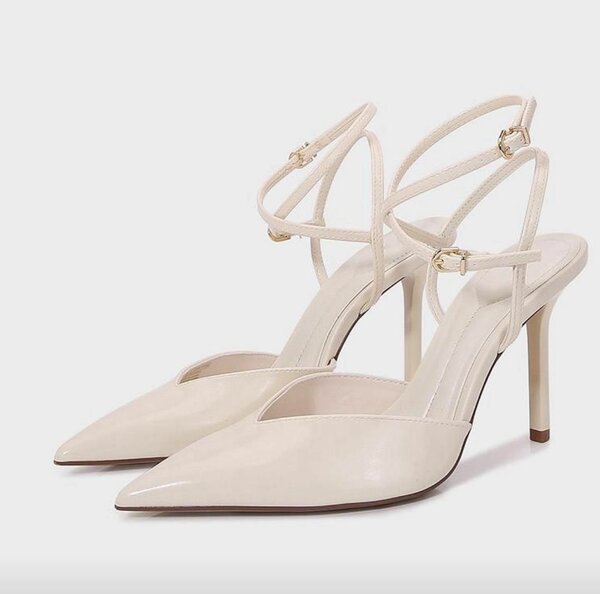 Sandales à talons aiguilles élégantes