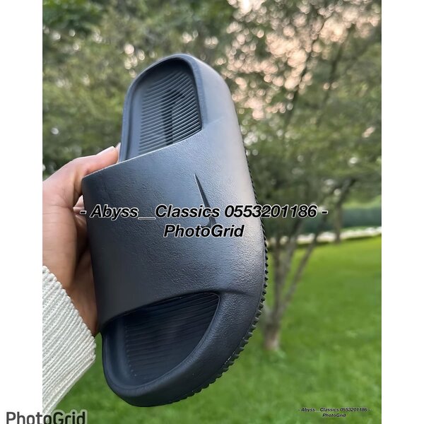 Nike calm slide