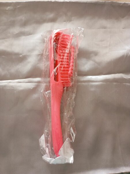 Brosse à Cheveux et Vaporisateur