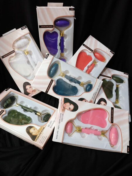 Nettoyant visage Rako et accessoires beauté