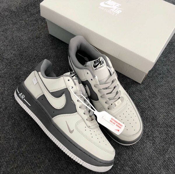 Nike AirForce 1
