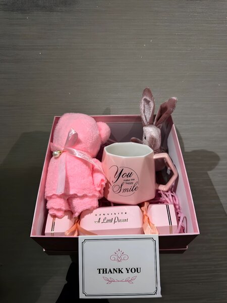 Уникальный набор в розовой коробке