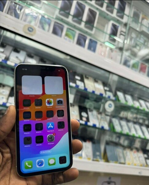 Smartphone iOS 128GB Noir