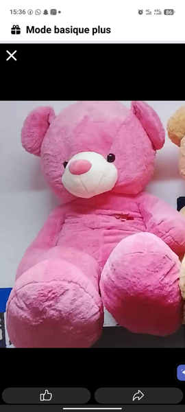 Gros ours en peluche doux