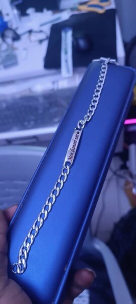 Bracelet en argent gravé