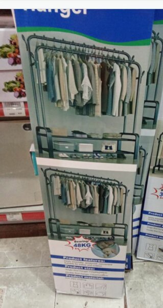 Porte-vêtements ajustable