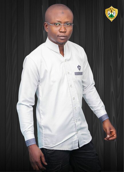 Chemise blanche élégante homme