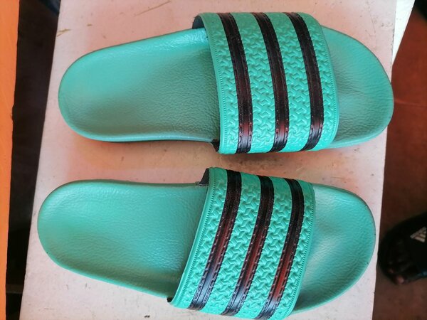 Chaussures femme et homme.