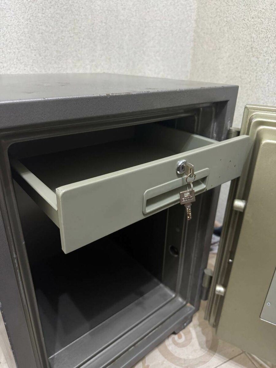 Корейский надёжный сейф