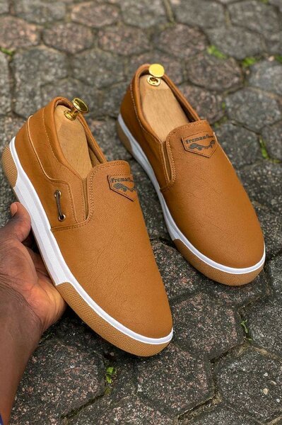 Chaussures slip-on en cuir marron
