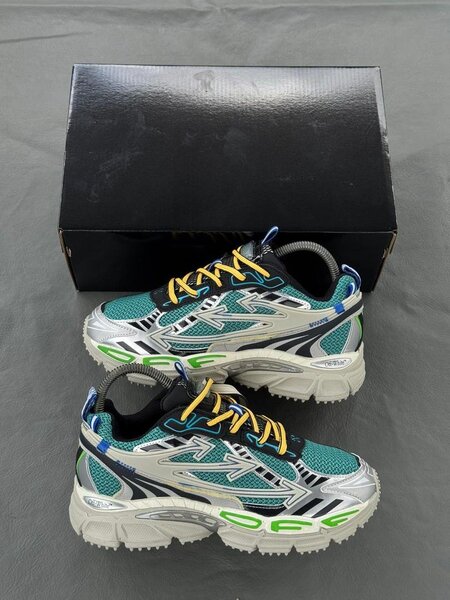 Baskets de running colorées