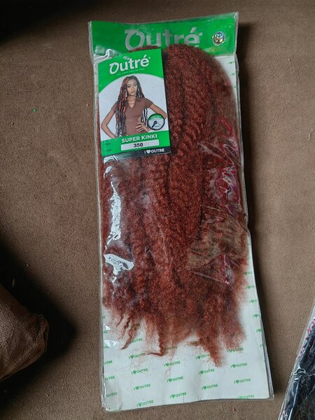 Cheveux synthétiques Super Kink