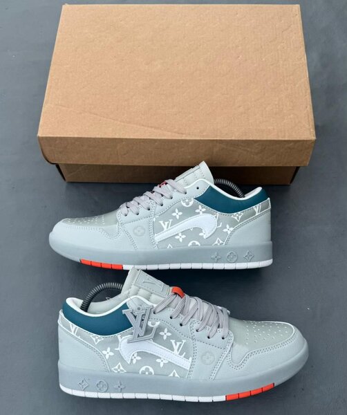 Baskets grises élégantes