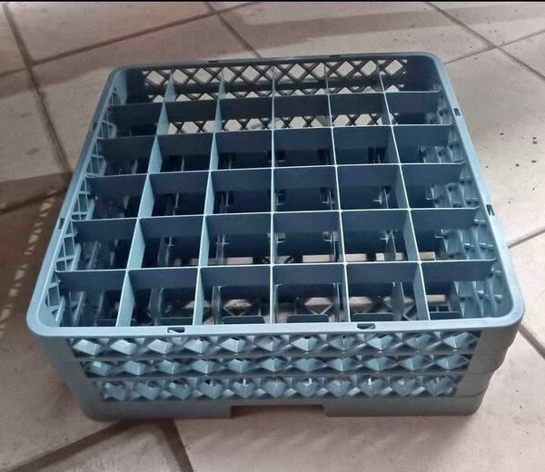 Caisse de rangement de verre