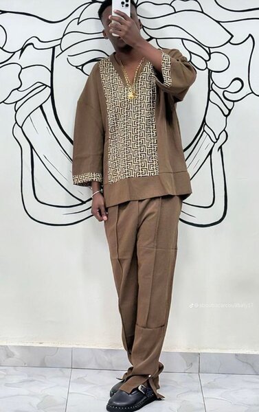 Ensemble africain moderne homme