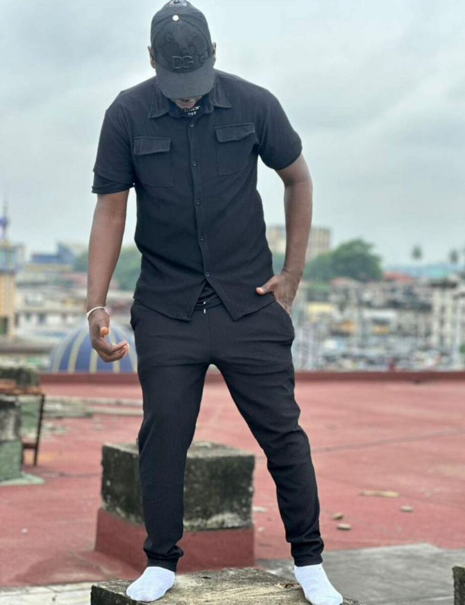 De beaux complets hommes